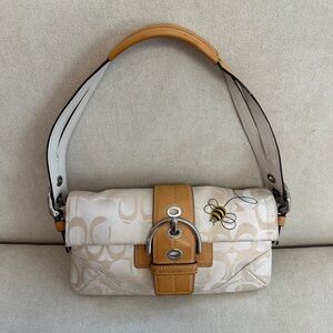 Coach Vintage Bumble Bee Ivory Signature Soho Shoulder bag 1555
